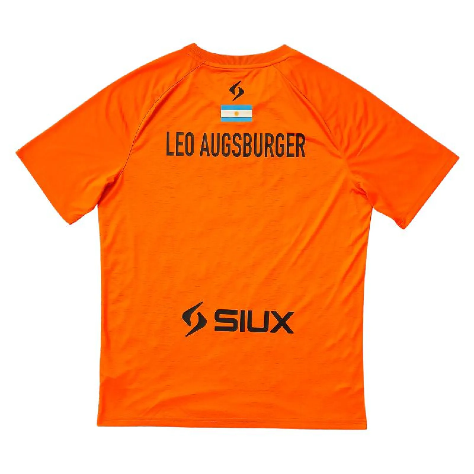 Leo Augsburger celebrating in the Tienda Padelpoint shirt