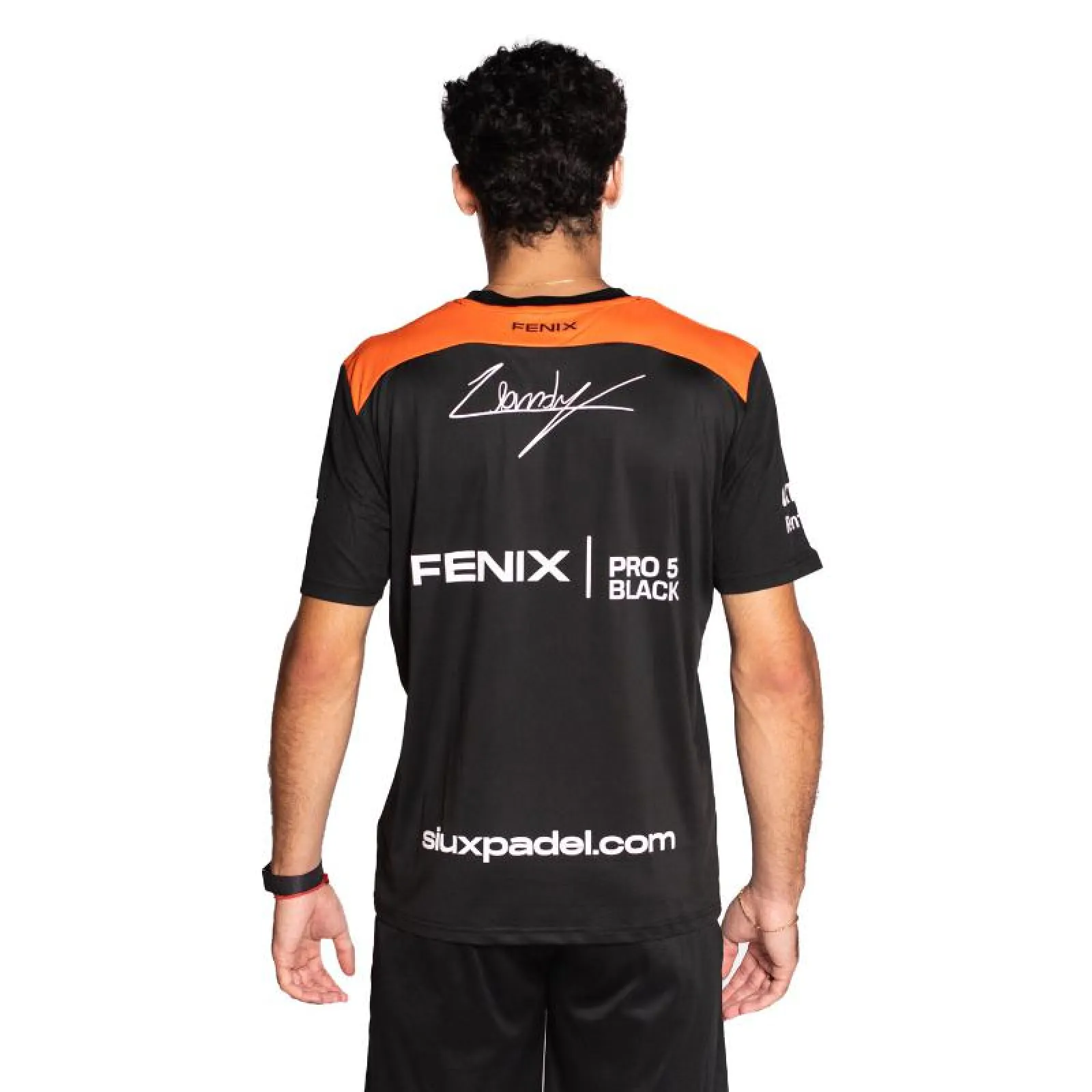 Leo Augsburger wearing the Tienda Padelpoint shirt