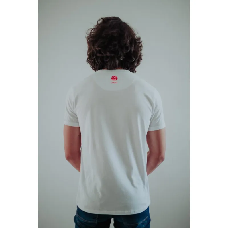 Camiseta branca expulsa louca