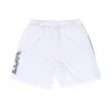 Lok curto flanqueando blanco