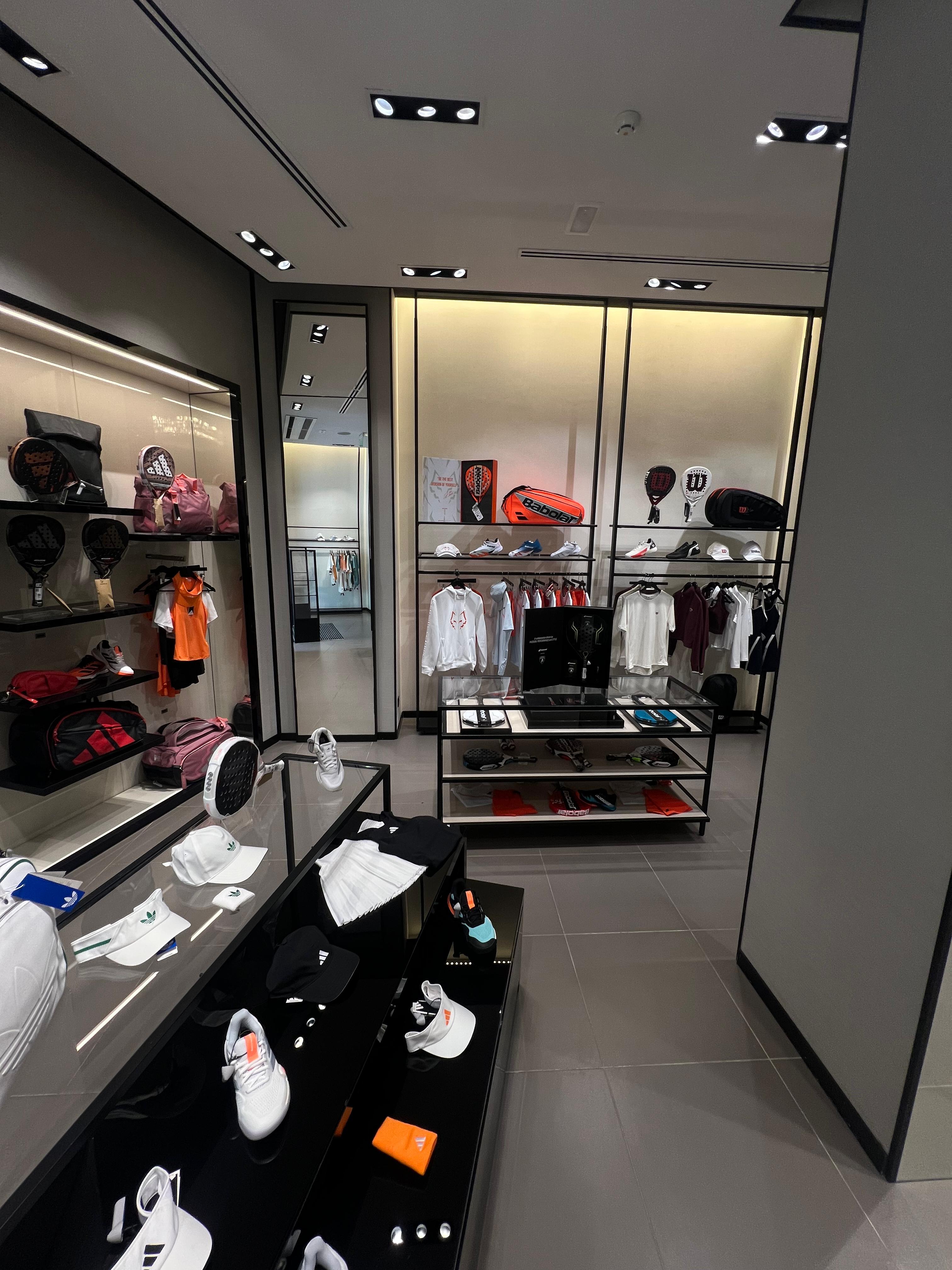 New TiendaPadelPoint store in Puerto Banús, Marbella