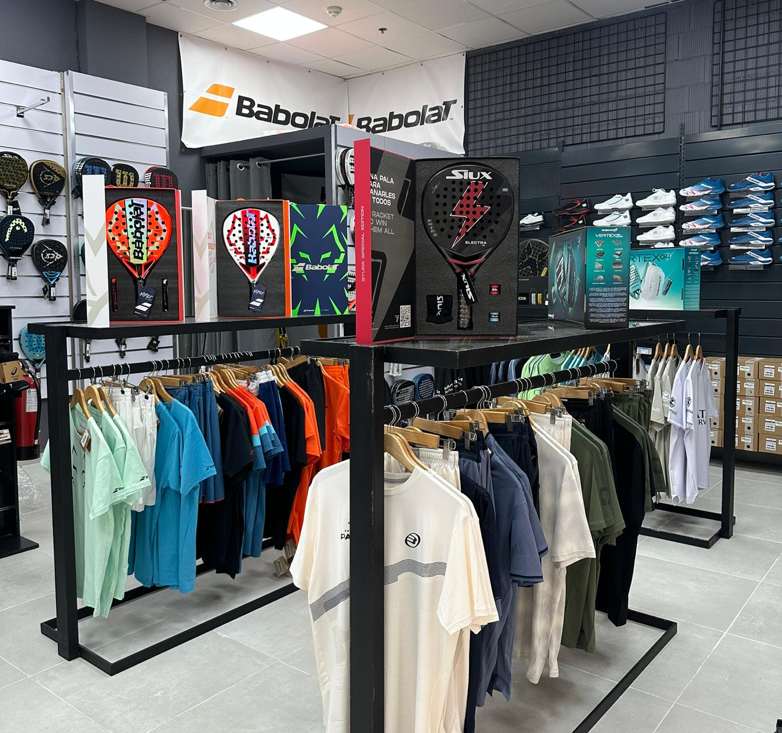 Interior exposición tienda